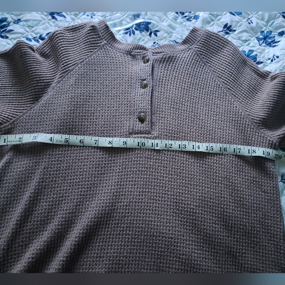 Old Navy Waffle Shirt - Picture 4 of 6